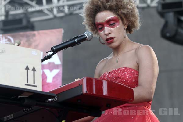 MARTINA TOPLEY BIRD - 2010-08-28 - SAINT CLOUD - Domaine National - Scene de l'Industrie - Martina Gillian Topley-Bird